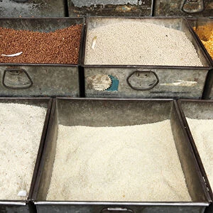 Tin trays with rice, Devaraja Market, Mysore, Karnataka, South India, India, South Asia, Asia