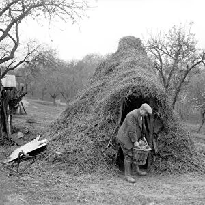 Charcoal burners hut 1935