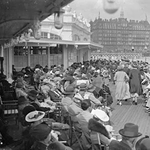 Whitsun crowds throng Brighton. Large numbers of Whitsun holidaymakers went in