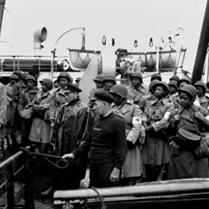 African-American Military Nurses Arriving at the Port of Greenock, 15th August 1944 (b / w photo)