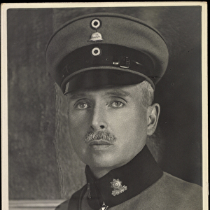 Ak Duke Carl Eduard of Saxony Coburg Gotha, uniform, visor cap, (b / w photo)