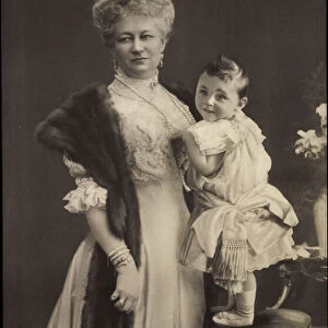 Ak Empress Auguste with grandson Prince William of Prussia, Liersch 1811 (b / w photo)