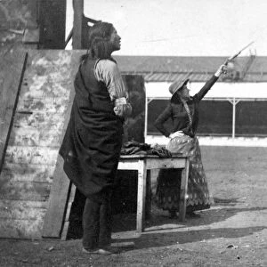 Annie Oakley, 1892 (b / w photo)