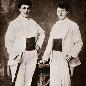 Annie Oakley and her sister (b / w photo)