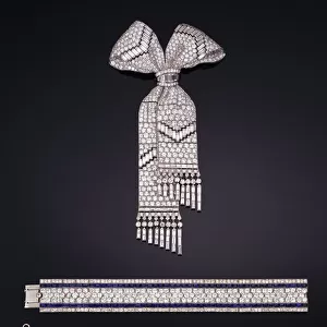Art Deco diamond bow brooch, mounted in platinum, c. 1930