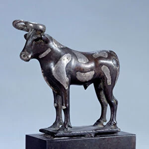 Art of Mesopotamia: Pie Taurus. Bronze sculpture inlaid with silver
