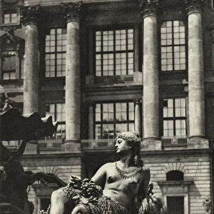 Berlin: Partie vom Schlossbrunnen; Detail of the R Castle Fountain (b / w photo)