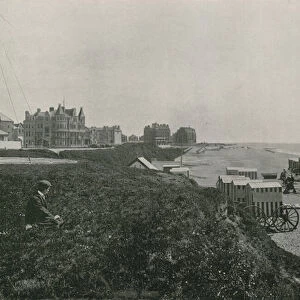 Bexhill, the Hotels and the Beach (b / w photo)