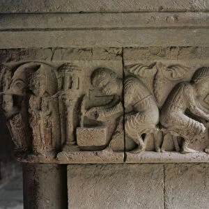 Detail of a capital depicting stonemasons at work (stone)