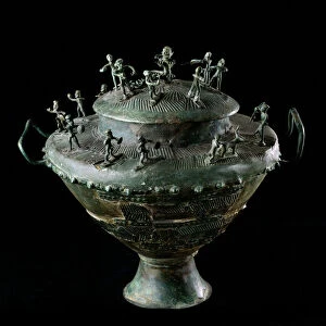 Cinerary vase from tomb 22 of the necropolis of Olmo Bello (bronze)