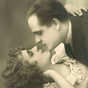 Couple kissing (coloured photo)