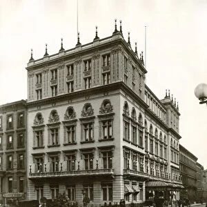 Delmonico s, Fifth Avenue at 44th Street, New York City, c. 1897-1914 (b / w photo)