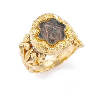 A George III gold locket ring of Napoleonic interest, 1822 (gold, crystal & human hair)