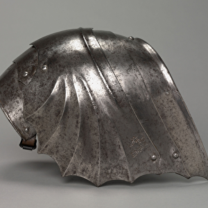Gothic fan-shaped pauldron, c. 1485-1500 (steel)