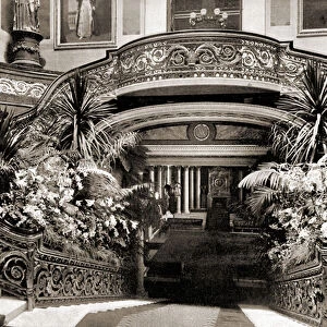 The Grand Staircase at Buckingham Palce, London, 1890 (photo)