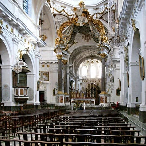 Inside the church of Saint Bruno, in Lyon, built by the Carthusian people in two stages: the choir (1590-1604), then the transept and the nave (1735-1750, by F)