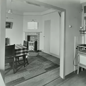 Kingsmead Estate: interior of flat, London, 1939 (b / w photo)