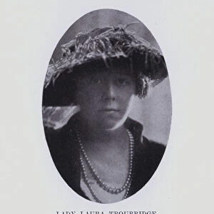 Lady Laura Troubridge (b / w photo)