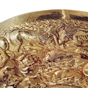Libation bowl with embossed decorations in the shape of lions and panthers (gold)