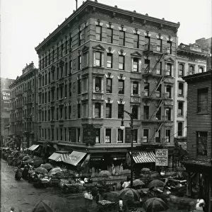 Ludlow Street at Hester Street, Lower East Side, c. 1910-21 (b / w photo)