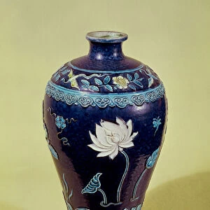 Ming vase with three colour decoration (porcelain)