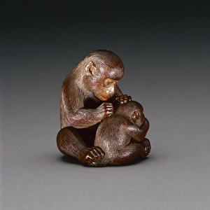 Netsuke depicting a mother monkey and her son, c. 1880-1900 (wood) (for reverse see 208393