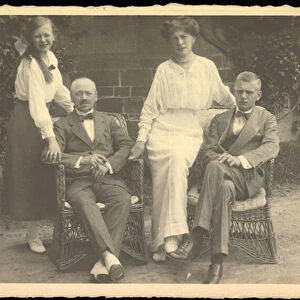 Photo Ak Prince Christian Ernst von Stolberg Wernigerode with family (b / w photo)