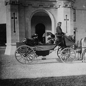 The Queens carriage, Balmoral (b / w photo)