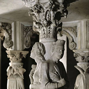Detail of the sculpted groups supporting the Chair realized by Giovanni Pisano (1248-1314