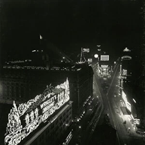 Times Square, from the 16th floor of the Times Building, 1917 (b / w photo)