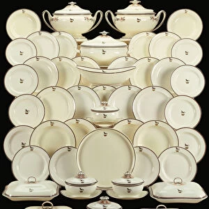 A Wedgwood composite creamware crested part dinner-dervice (ceramic)