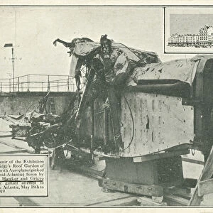 Wreckage of Hawker and Grieves Sopwith Atlantic used in their attempt to cross the Atlantic (b / w photo)
