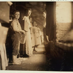 Young doffer at Richmond spinning Mills, Chattanooga, Tennessee, 1910 (b / w photo)