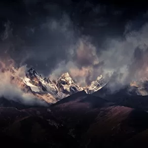 Tibetan snow capped mountains 《神山肖扎》
