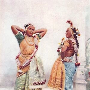 Baroda nautch girls, 1902. Artist: Vernon & Co