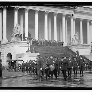 Capitol, U.S. crowd, between 1910 and 1920. Creator: Harris & Ewing. Capitol, U.S. crowd, between 1910 and 1920. Creator: Harris & Ewing