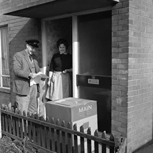 Home delivery of a cooker, Darfield, Barnsley, South Yorkshire, 1963