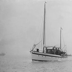 Motor yacht Estelle under way, 1922. Creator: Kirk & Sons of Cowes