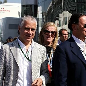 Formula One World Championship: Simon Azzam, Dubai Circuit CEO. with Luciano Secchi WIND Group, F1 Sponsorship Co-ordinator