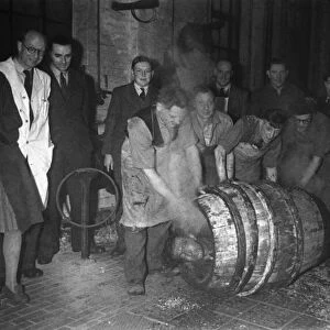 Barrel Story "Frissing the Cooper"Custom. December 1946 O5993-002