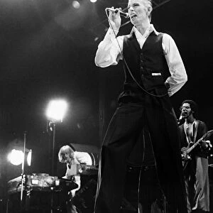 David Bowie pop singer on stage 1976