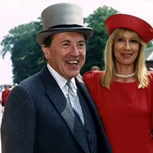 David Frost TV Presenter with his wife at ascot 1988