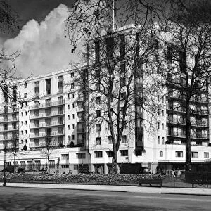 The Dorchester Hotel, Park Lane, London April 1931. W1K 1QA *** Local