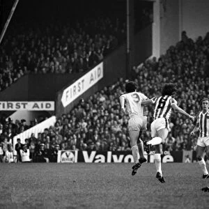 English League Division One match. Stoke City 1 v Liverpool 1. October 1982 MF09-05-048