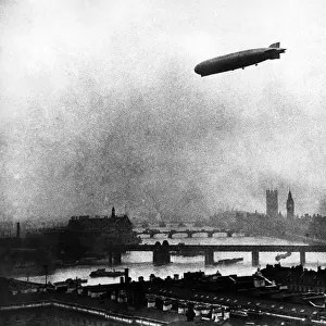 The Graf Zeppelin D-LZ127 powered by five Maybach 550hp engines