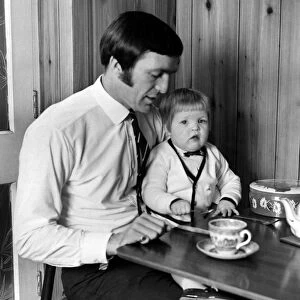 Jeff Astle pictured at home with his youngest daughter Dawn. March 1970 P016891