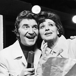 Pat Phoenix Actress singing with actor Peter Adamson - April 1973 Dbase MSI