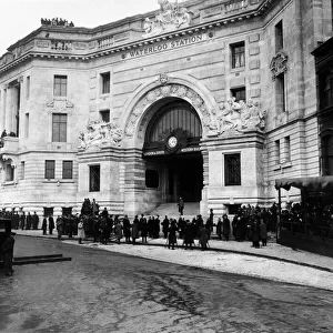 Queen Mary opening Waterloo Station in March 1922