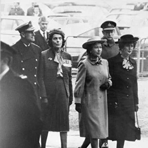 The Queen with prince Philip Margaret Thatcher and Lady Mountbatten at unveiling of
