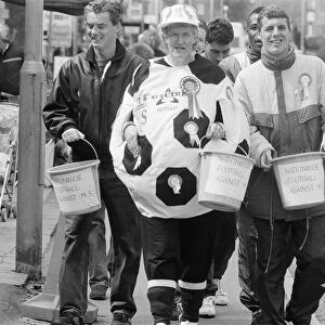 Reading Football Club Players Charity Walk, Nationwide Football Against MS, Oxford Road